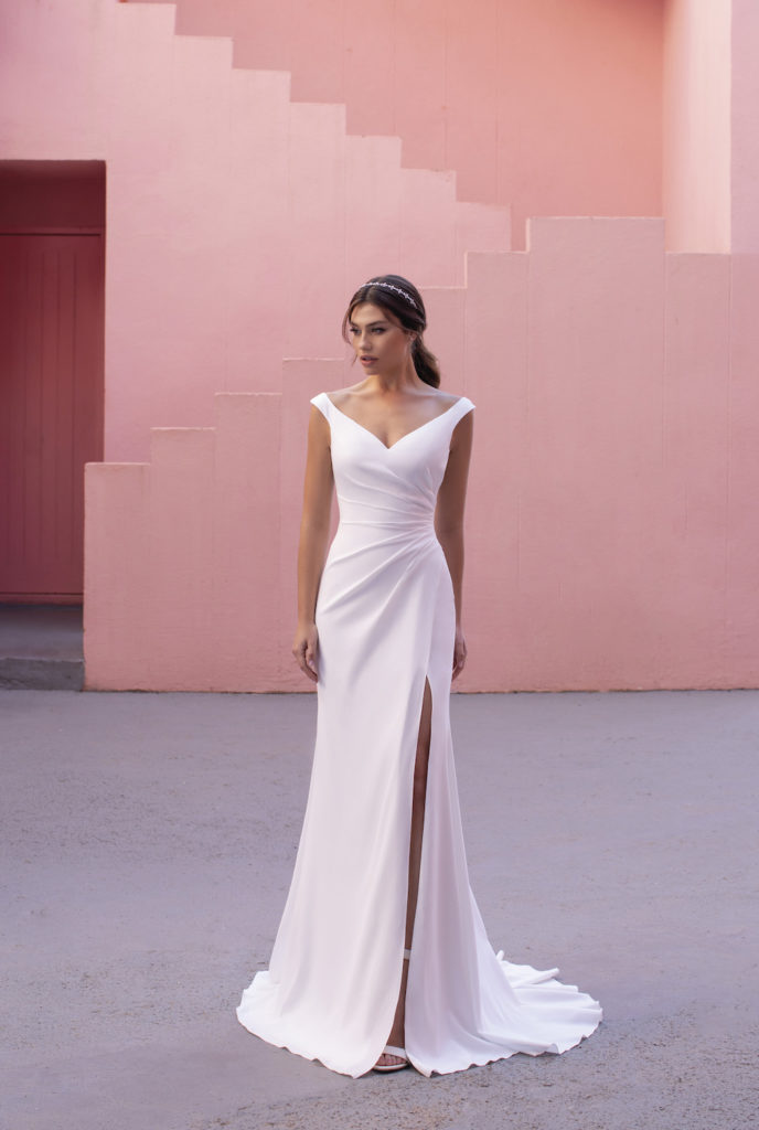 Minima White One 2021 robe de mariée sirène crepe fendue décolleté V drapé sexy Muses